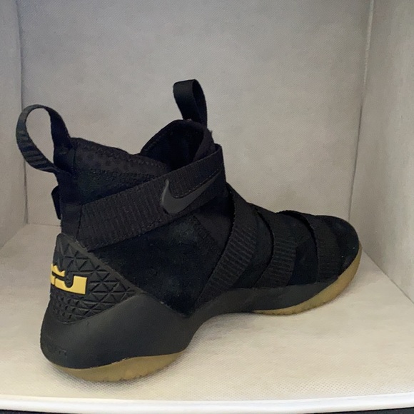 Nike LeBron James soldier 11s - Picture 6 of 11